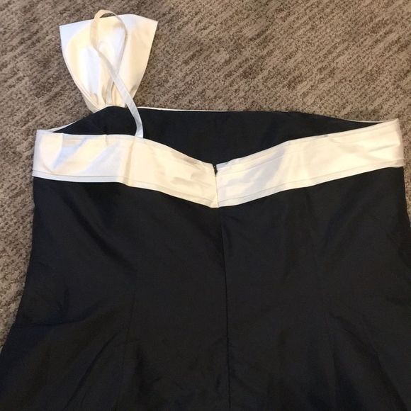 AT Loft Black and Cream Bow Dress Sz 18 - Picture 7 of 8
